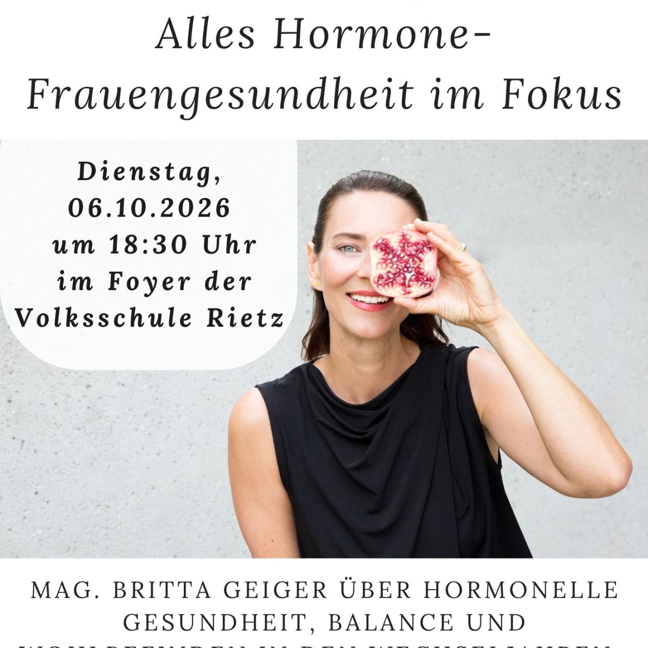 eine Frau mit einer Frucht